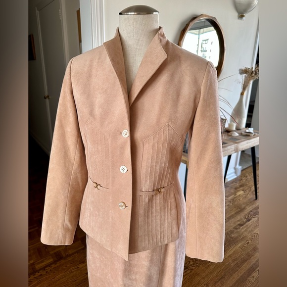 Vintage faux suede pale pink suit skirt set size 6 - Picture 2 of 16